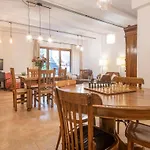 Cal Giral Ii Couette-café